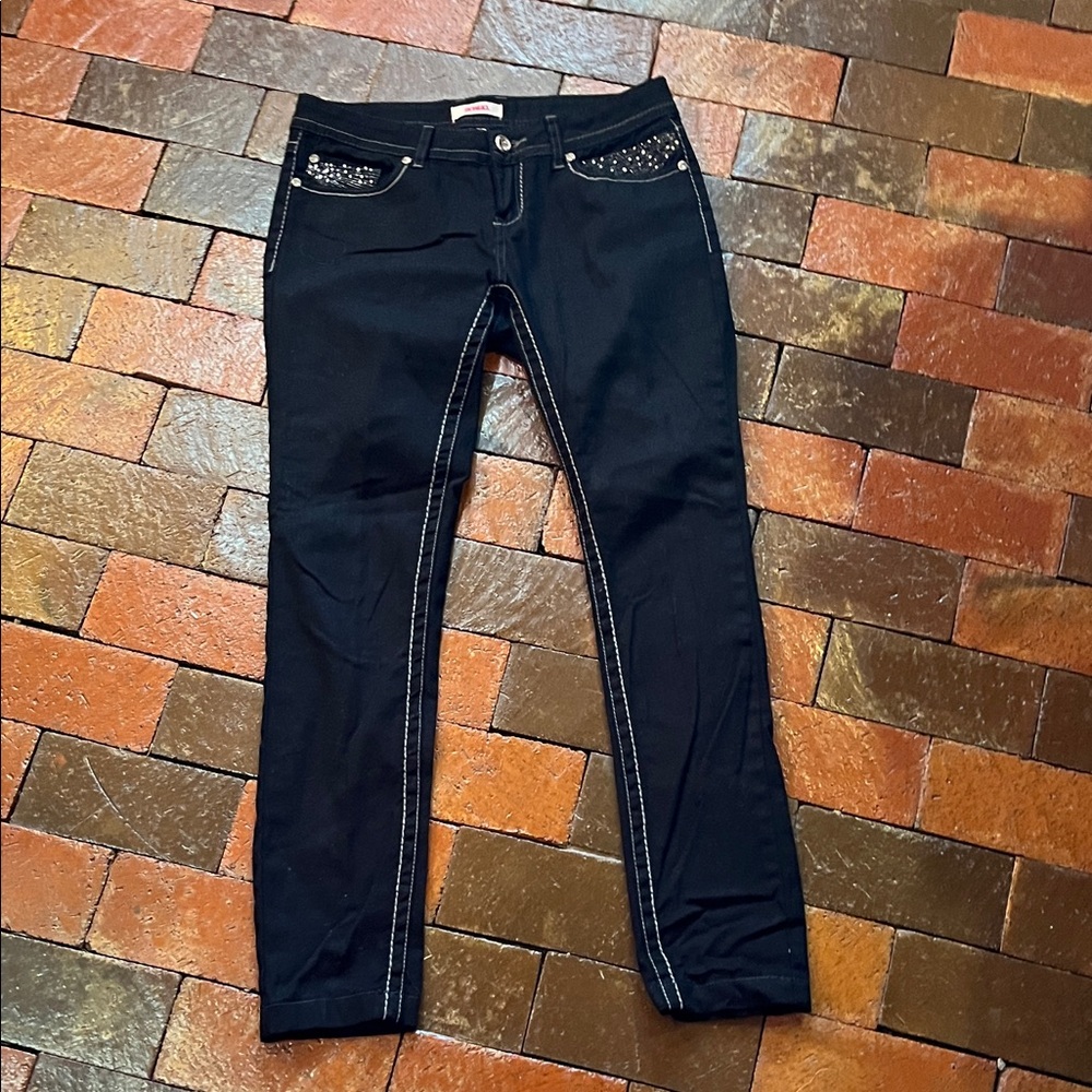 Bongo JUINOR size 9 black skinny jeans.  2233